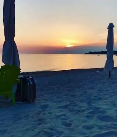Дом отдыха Trois Rivieres Luxurious Seaside / Sithonia *